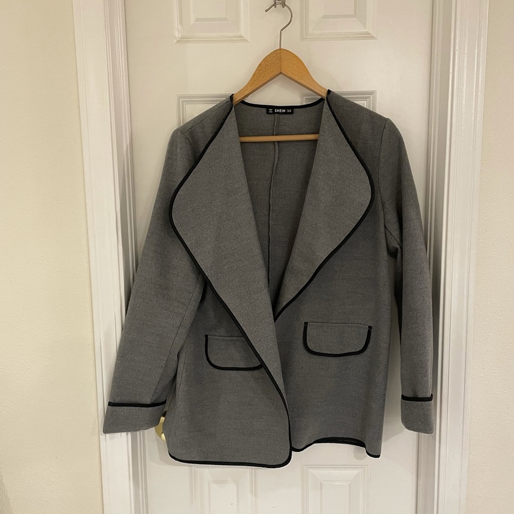 Lightweight blazer